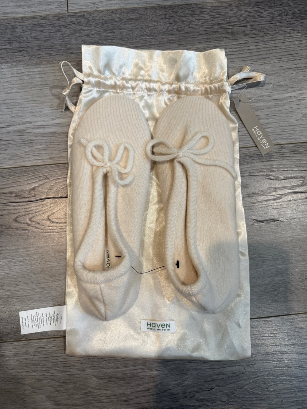 HAVEN cashmere Ballet Slipper Socks with Bow - Women's Cozy Slip-Ons